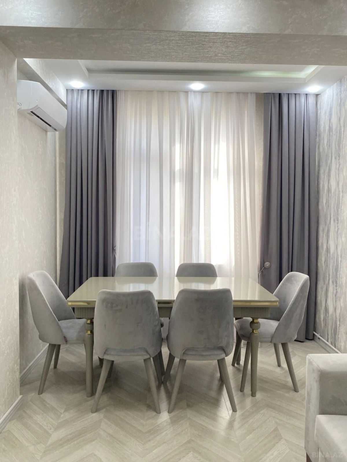 Kirayə verilir 2 otaqlı mənzil 65 m²