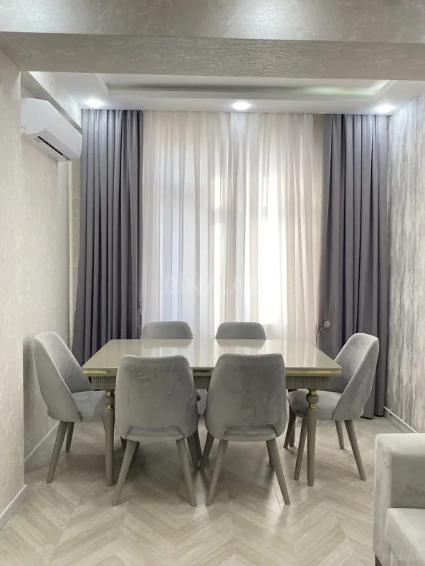 Kirayə verilir 2 otaqlı mənzil 65 m²
