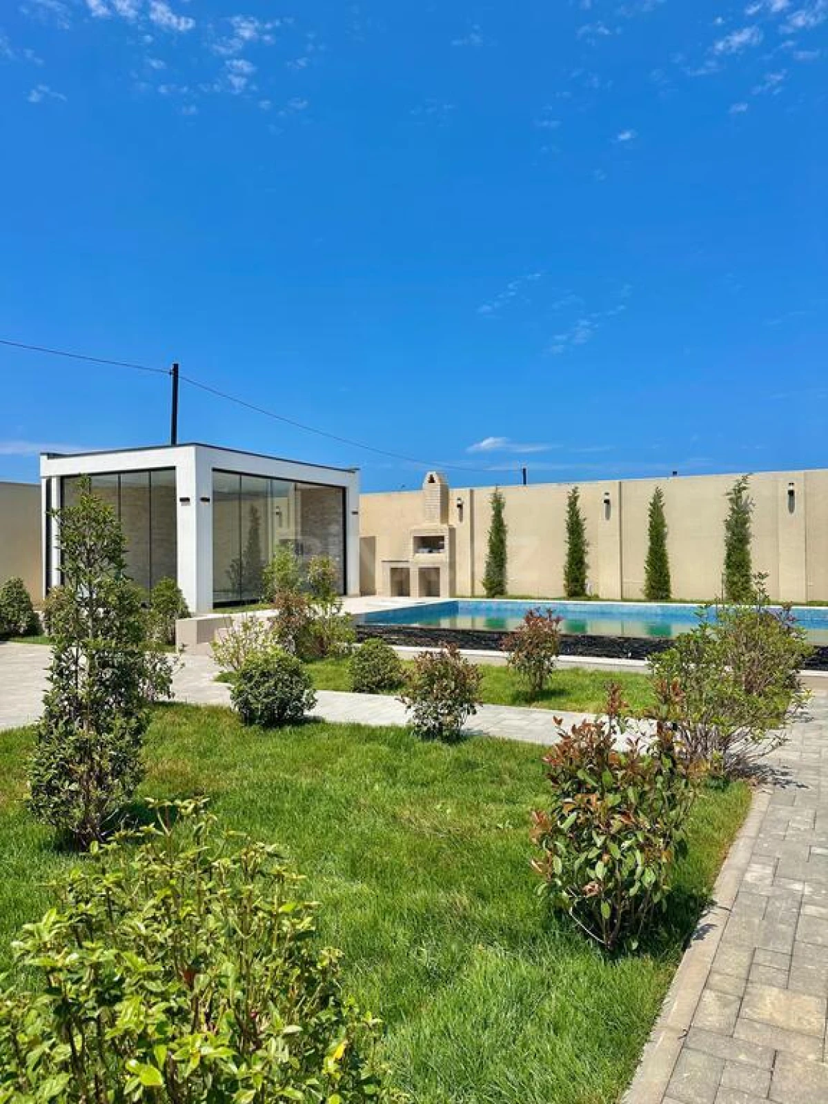 Satılır 4 otaqlı həyət evi 180 m²