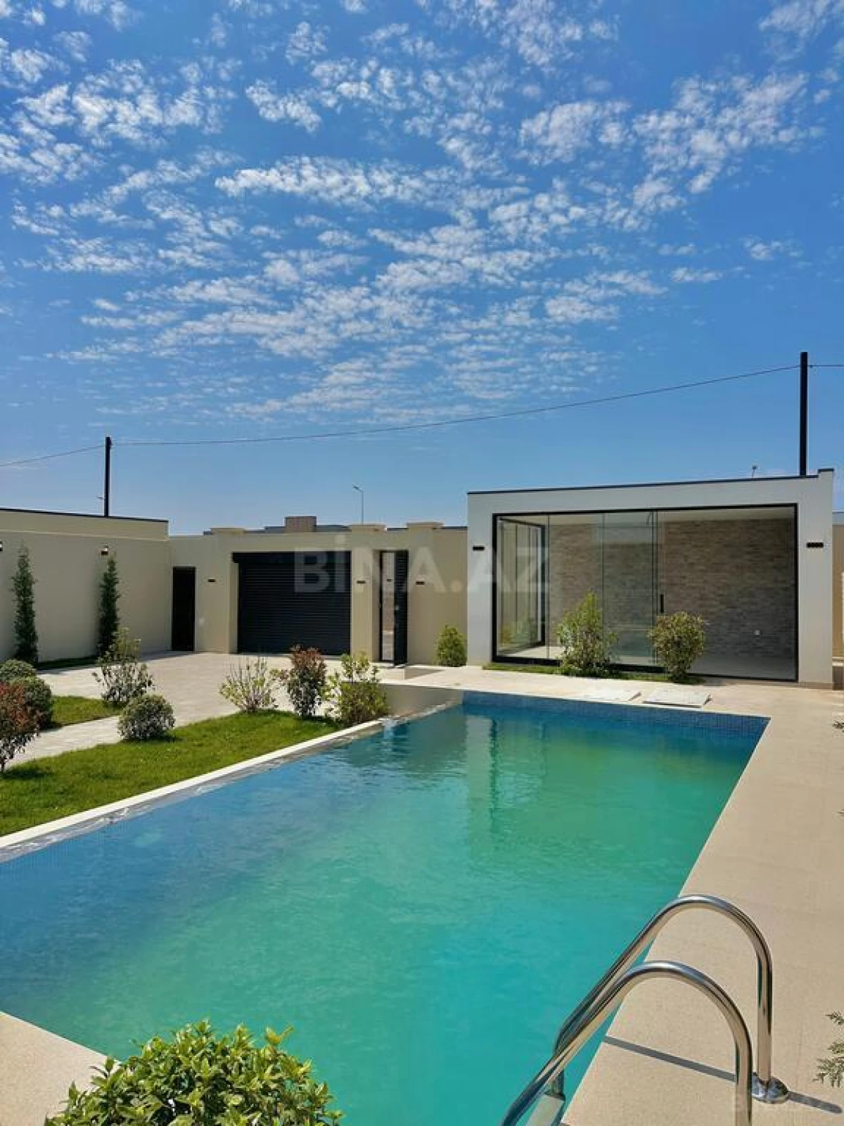 Satılır 4 otaqlı həyət evi 180 m²