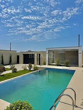 Satılır 4 otaqlı həyət evi 180 m²