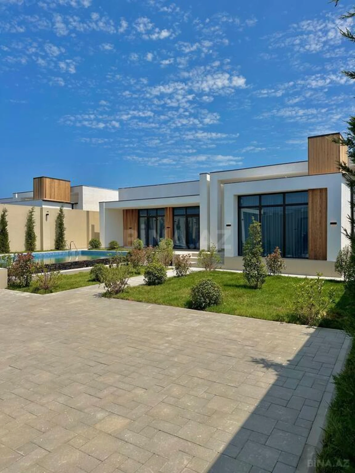 Satılır 4 otaqlı həyət evi 180 m²