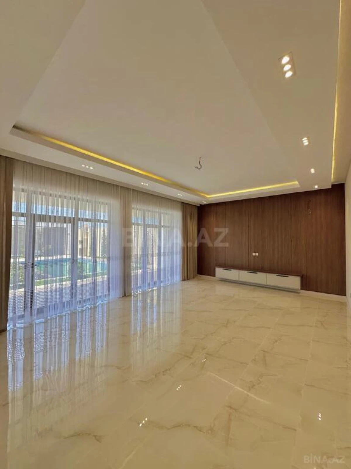 Satılır 4 otaqlı həyət evi 180 m²