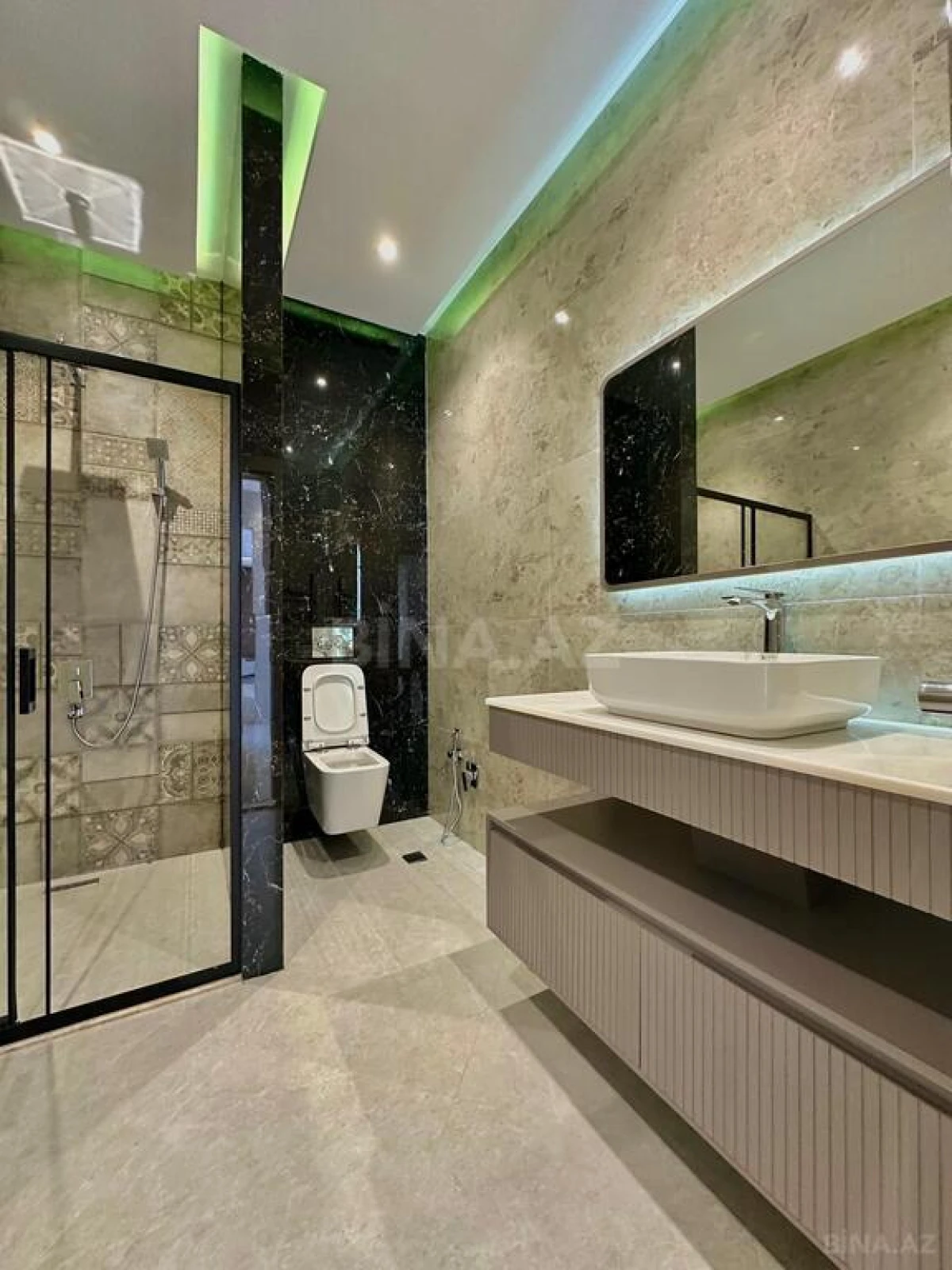 Satılır 4 otaqlı həyət evi 180 m²