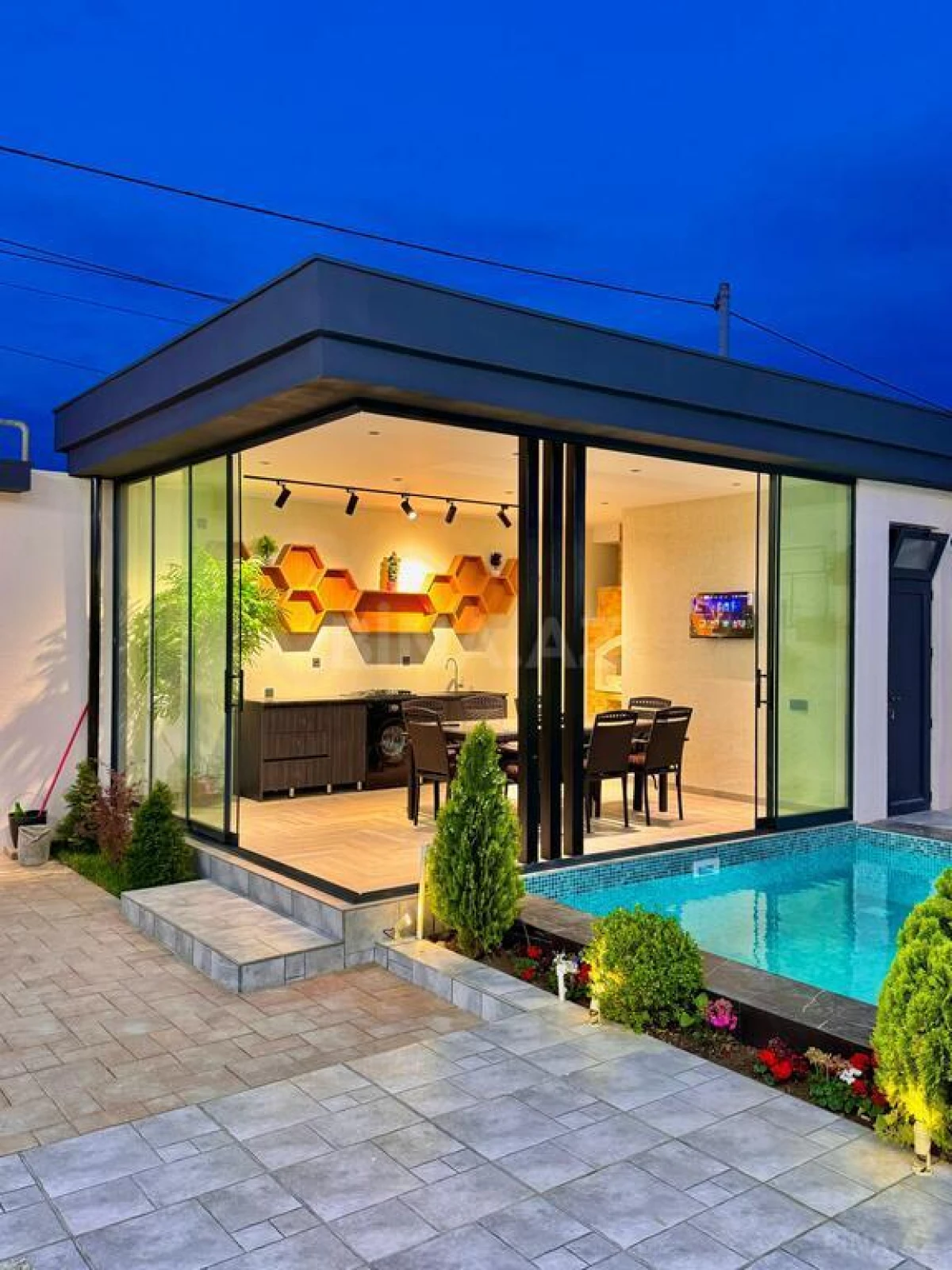 Satılır 4 otaqlı həyət evi 175 m²