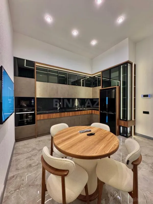 Satılır 4 otaqlı həyət evi 175 m²