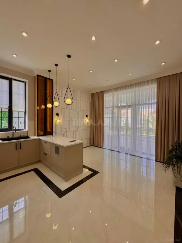 Satılır 6 otaqlı həyət evi 430 m²