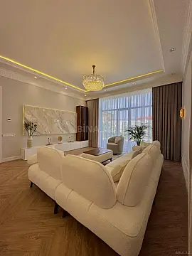 Satılır 6 otaqlı həyət evi 430 m²