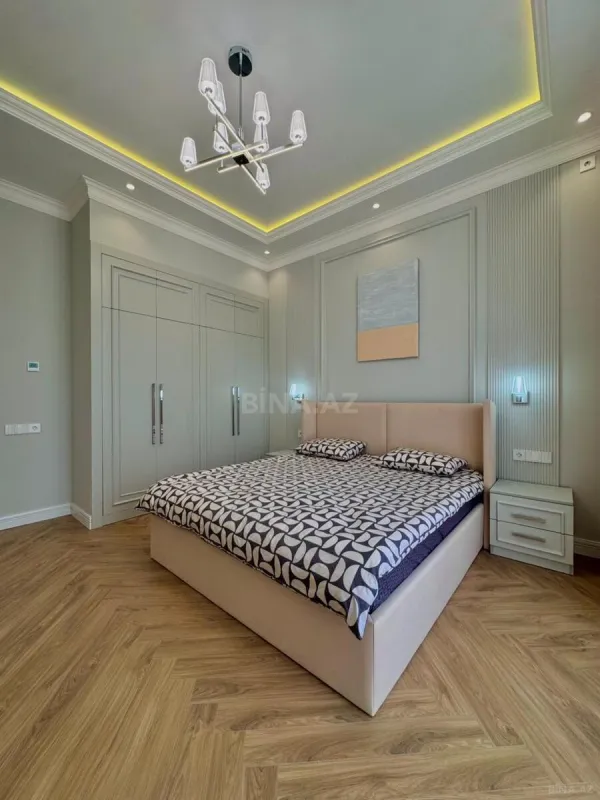 Satılır 6 otaqlı həyət evi 430 m²