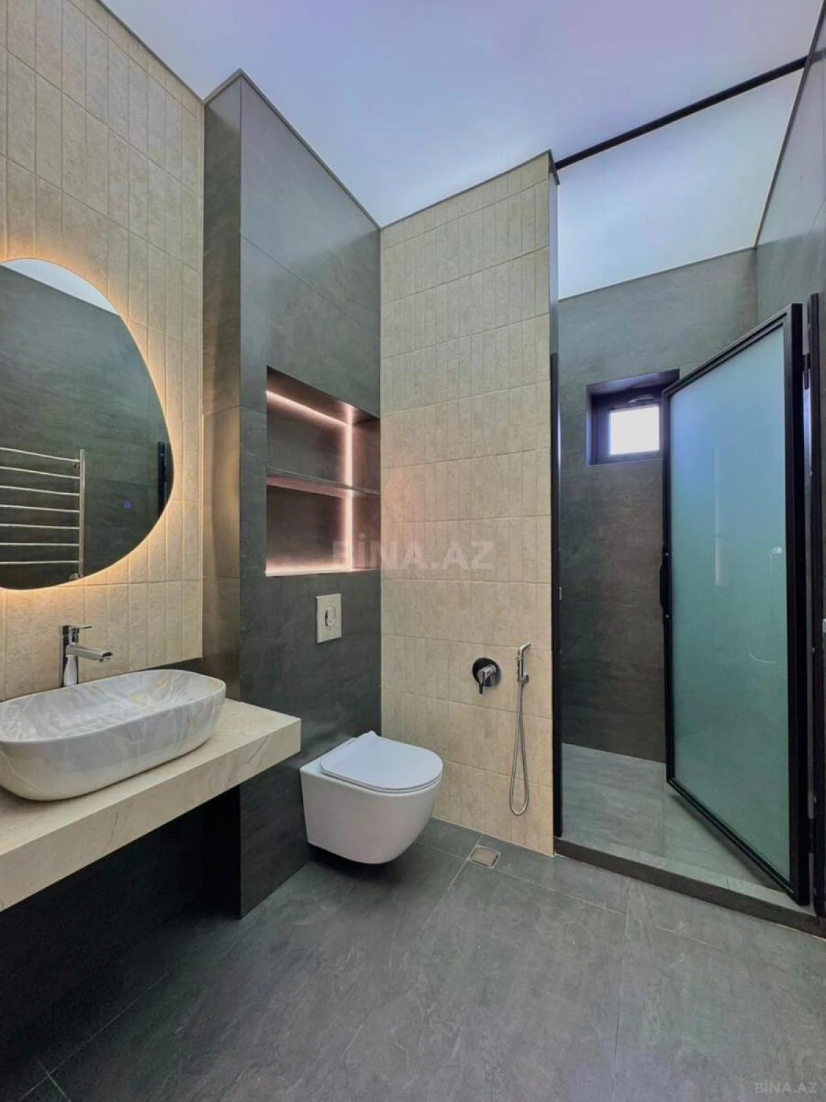 Satılır 6 otaqlı həyət evi 430 m²