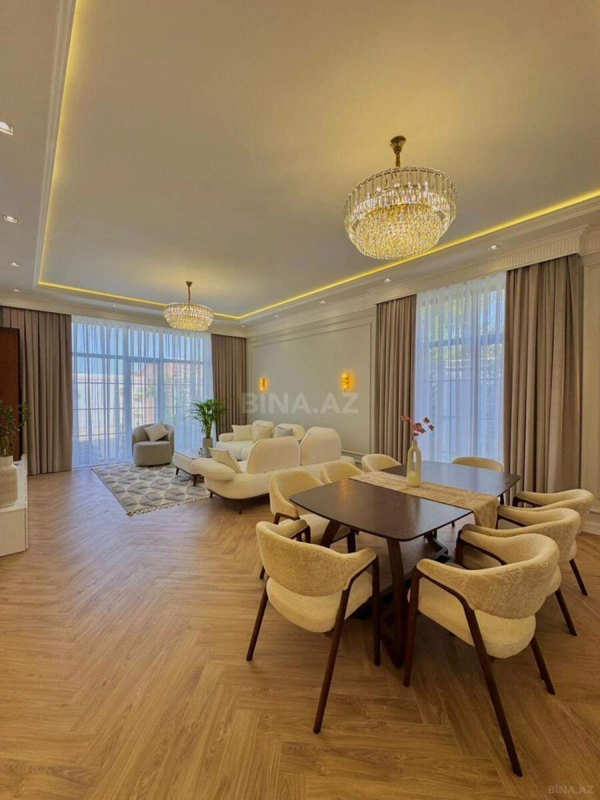 Satılır 6 otaqlı həyət evi 430 m²