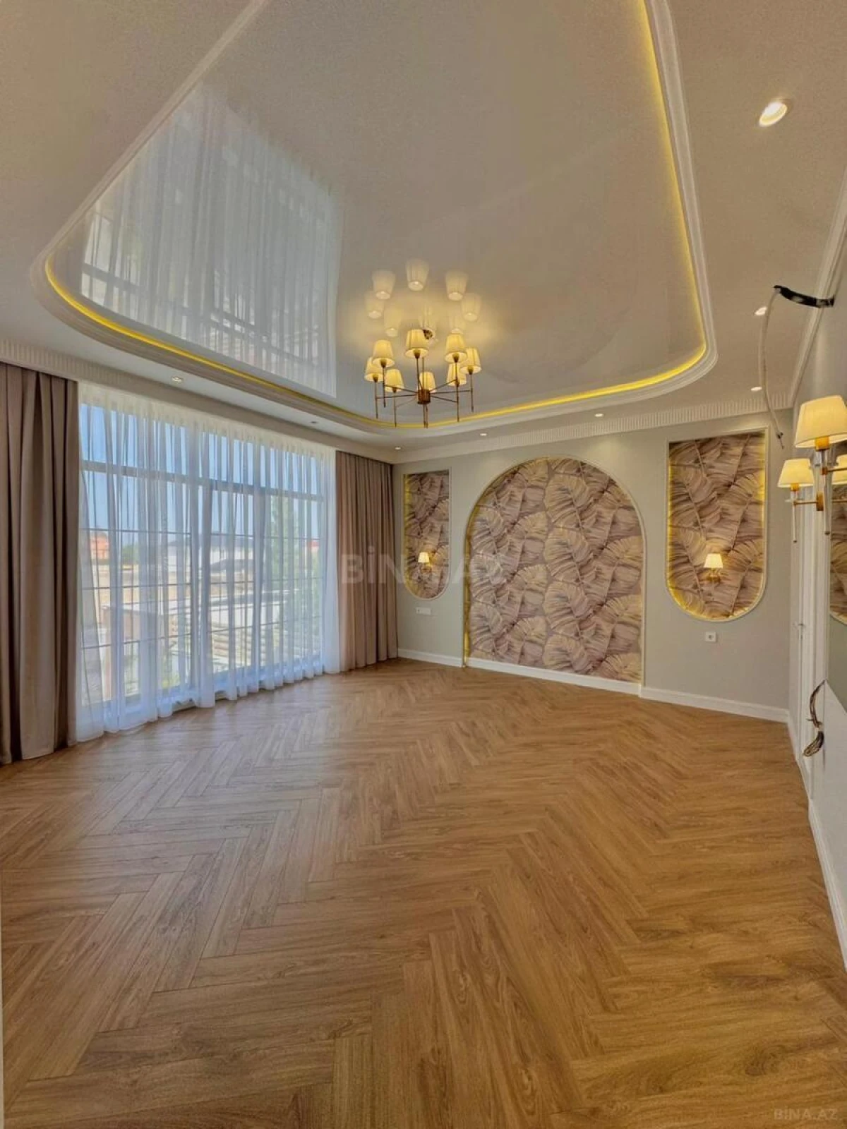 Satılır 6 otaqlı həyət evi 430 m²