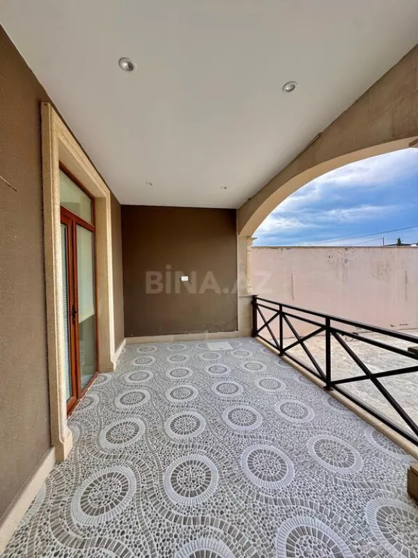 Satılır 7 otaqlı həyət evi 450 m²