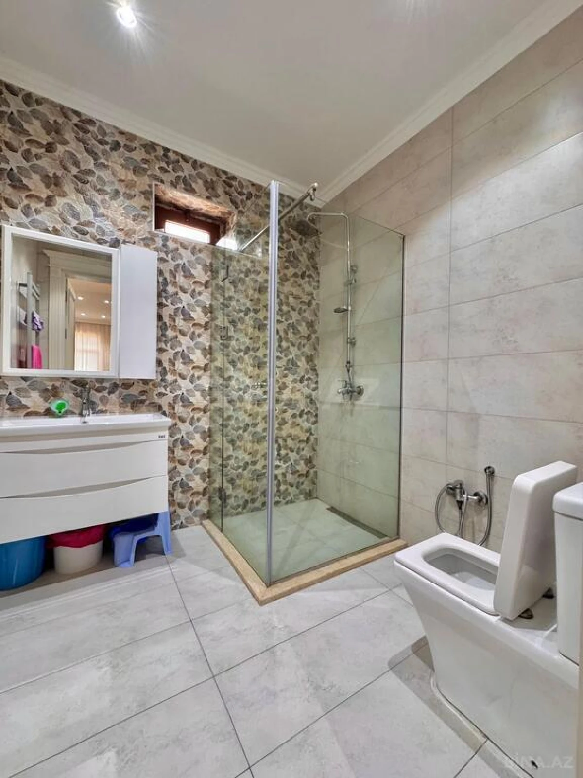 Satılır 7 otaqlı həyət evi 450 m²