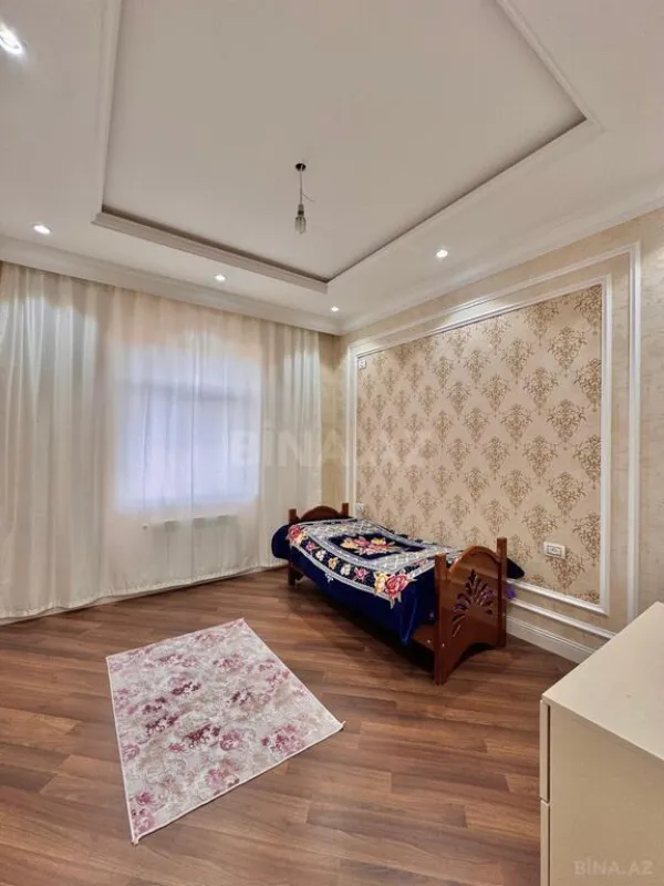 Satılır 7 otaqlı həyət evi 450 m²