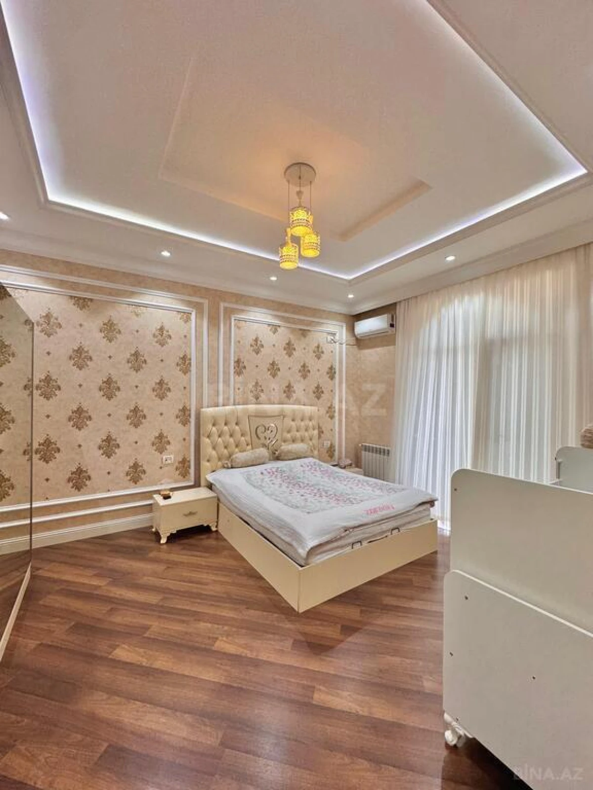 Satılır 7 otaqlı həyət evi 450 m²