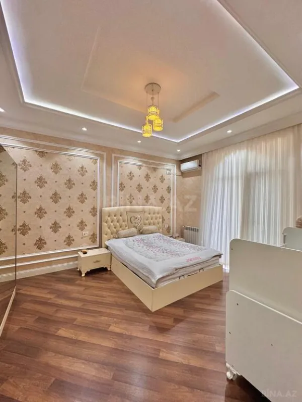 Satılır 7 otaqlı həyət evi 450 m²