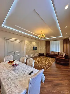 Satılır 7 otaqlı həyət evi 450 m²