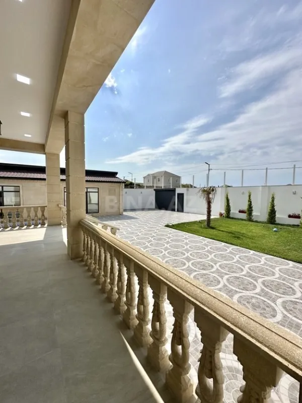 Satılır 5 otaqlı həyət evi 260 m²
