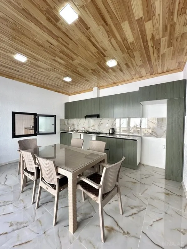 Satılır 5 otaqlı həyət evi 260 m²