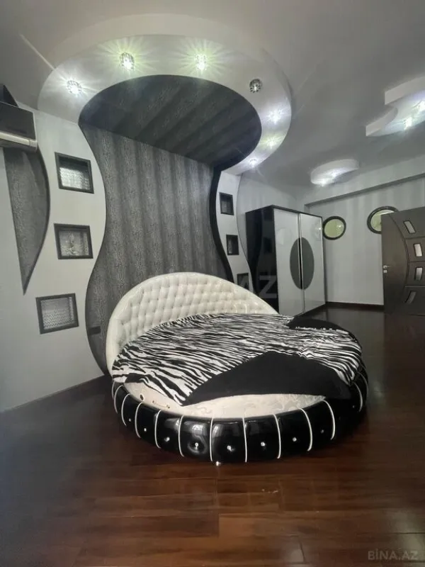 Satılır 4 otaqlı mənzil 158 m²