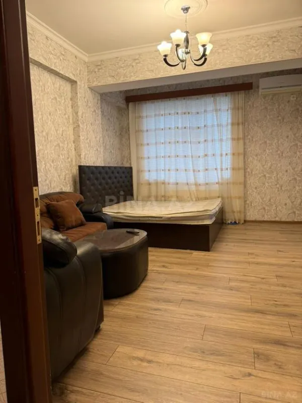 Satılır 1 otaqlı mənzil 55 m²