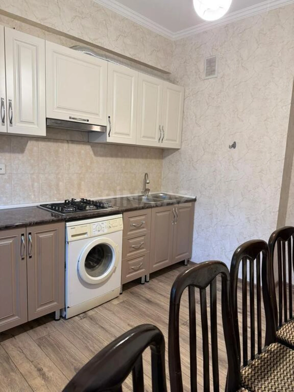 Satılır 1 otaqlı mənzil 55 m²