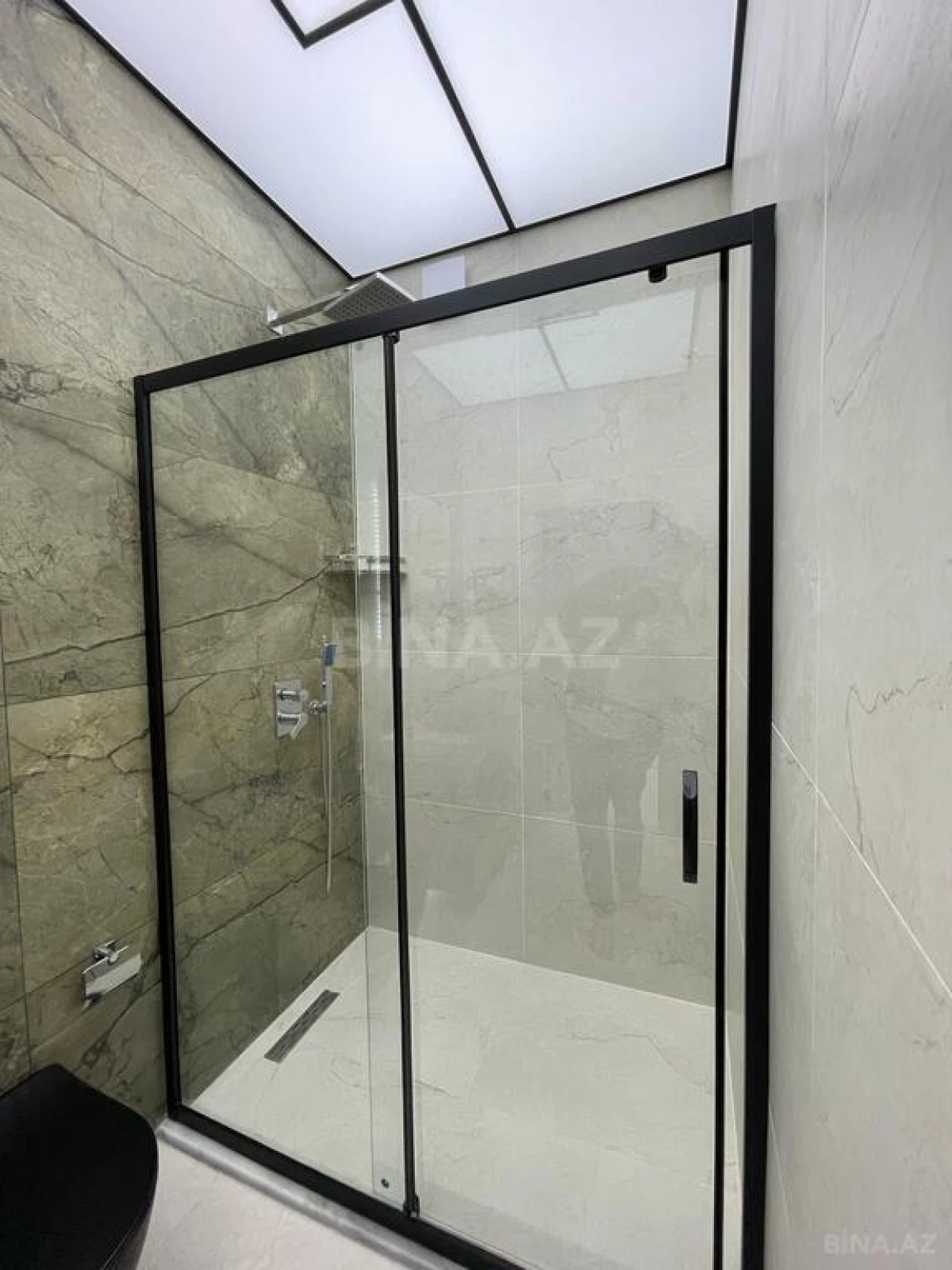 Kirayə verilir 2 otaqlı mənzil 105 m²