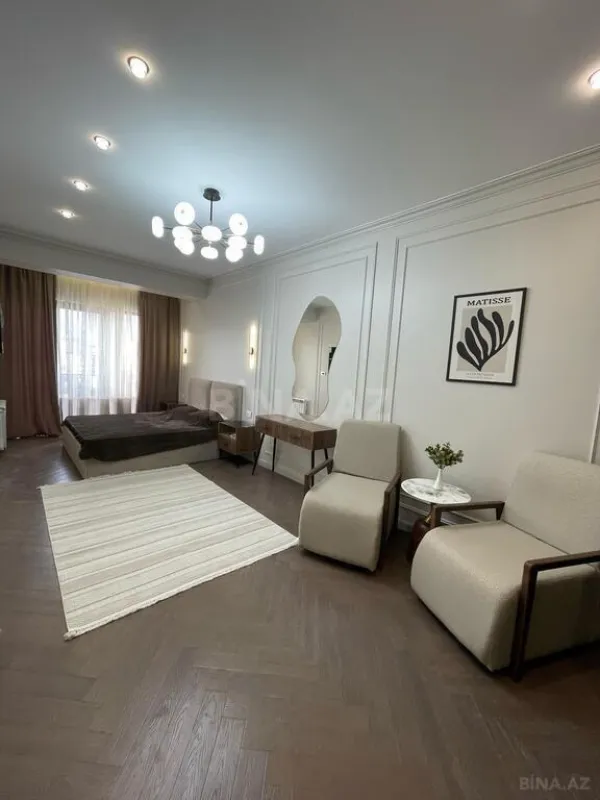 Kirayə verilir 2 otaqlı mənzil 105 m²