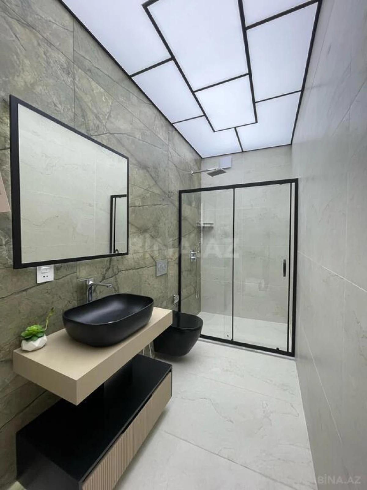 Kirayə verilir 2 otaqlı mənzil 105 m²