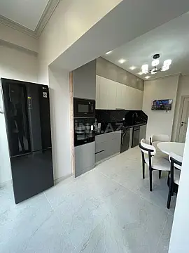 Kirayə verilir 2 otaqlı mənzil 105 m²