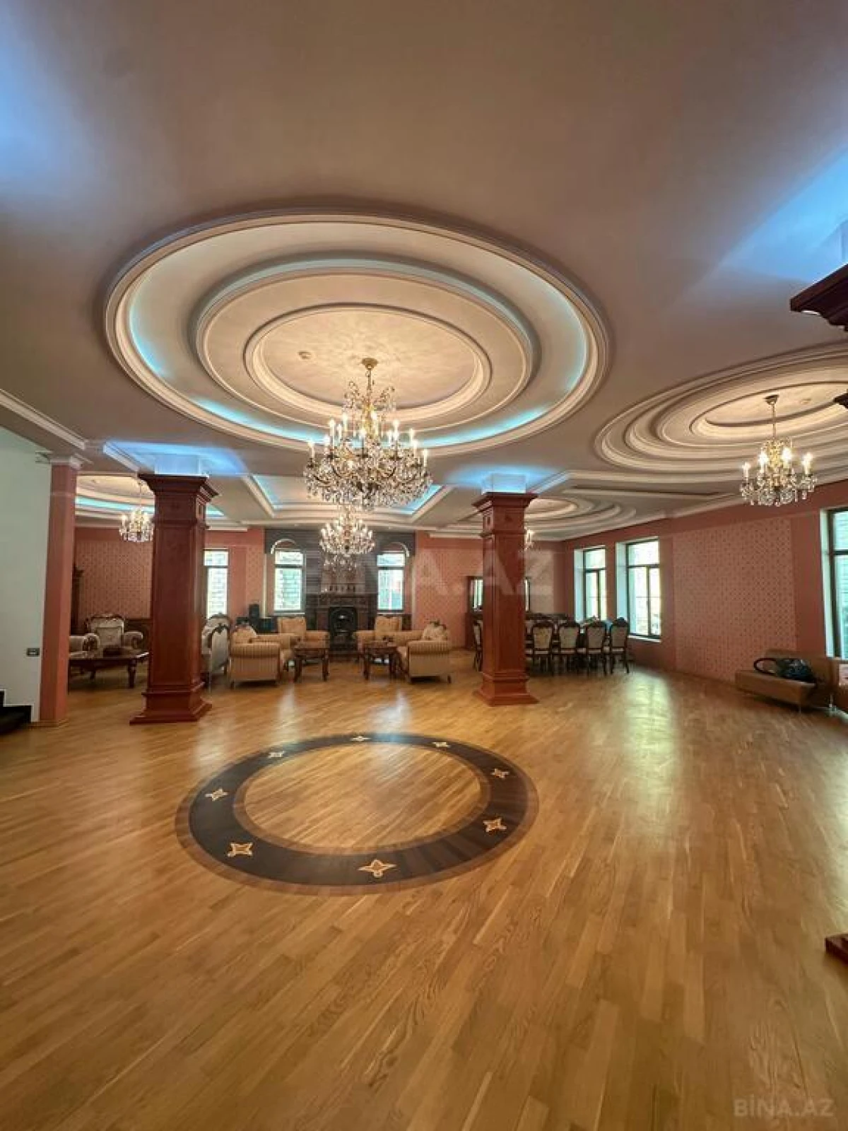 Satılır 18 otaqlı həyət evi 1200 m²