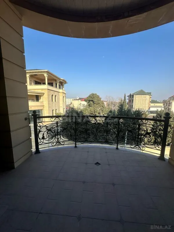 Satılır 18 otaqlı həyət evi 1200 m²