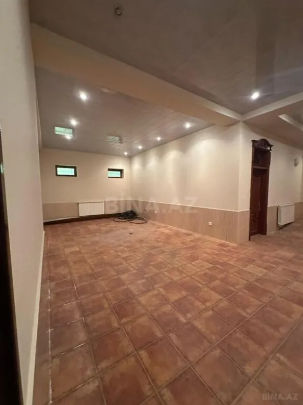 Satılır 18 otaqlı həyət evi 1200 m²