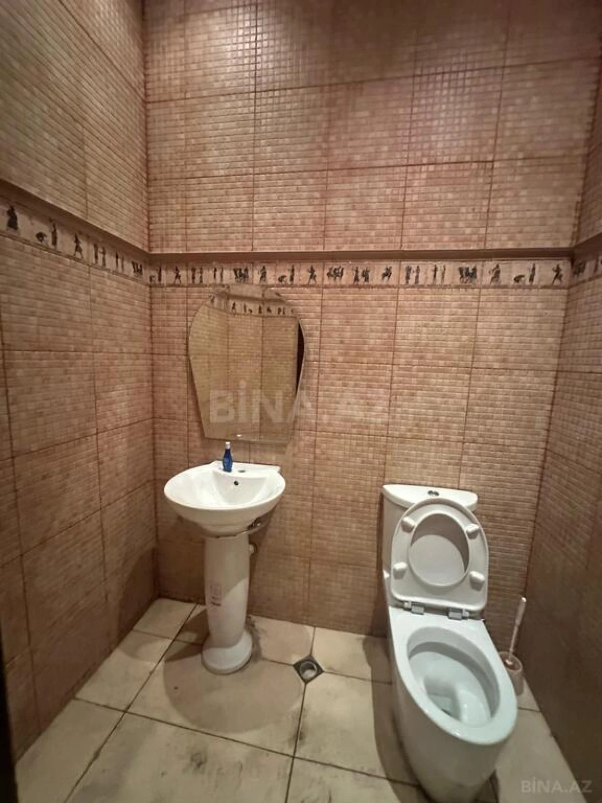 Satılır 18 otaqlı həyət evi 1200 m²