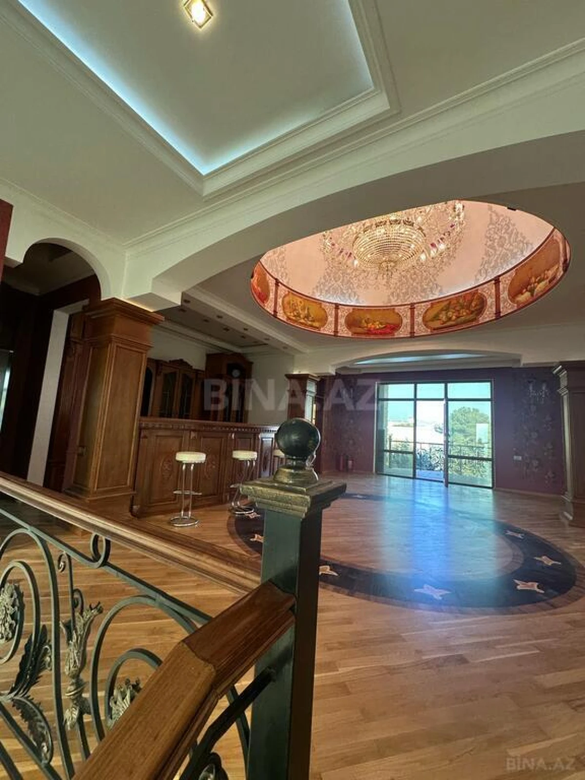 Satılır 18 otaqlı həyət evi 1200 m²