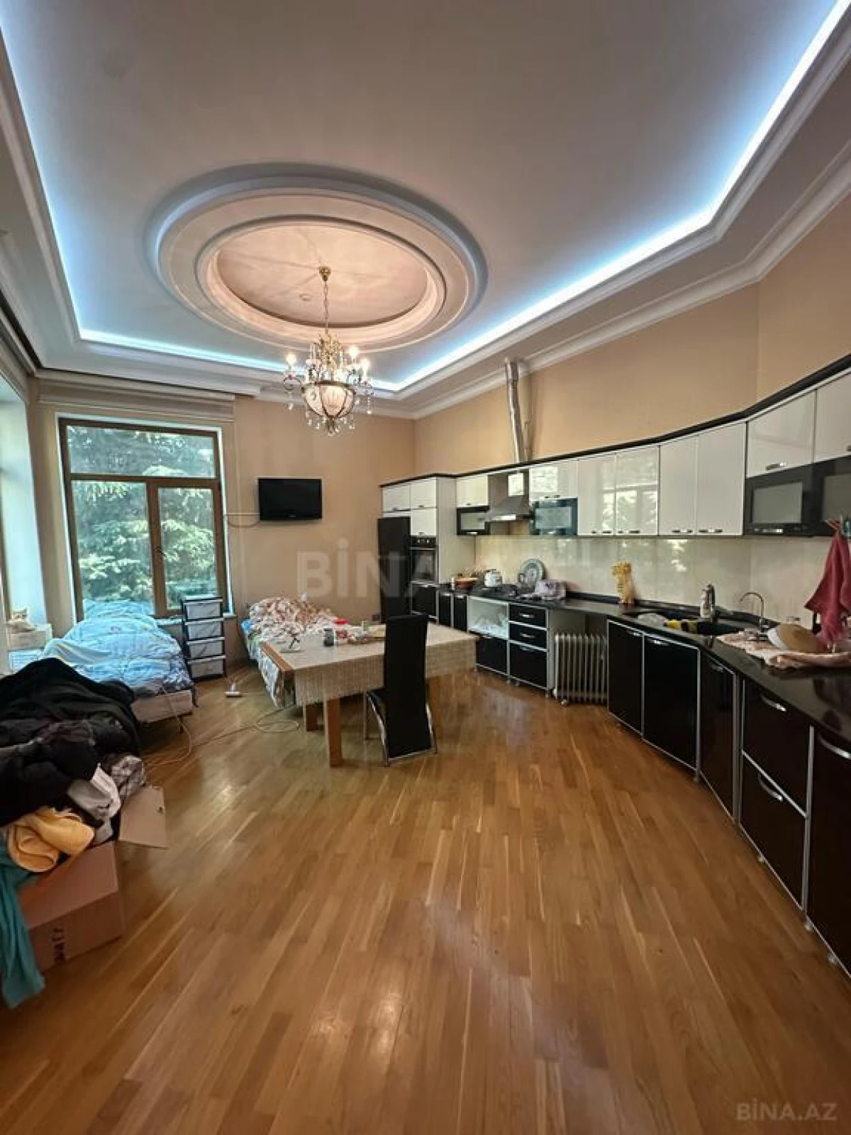 Satılır 18 otaqlı həyət evi 1200 m²