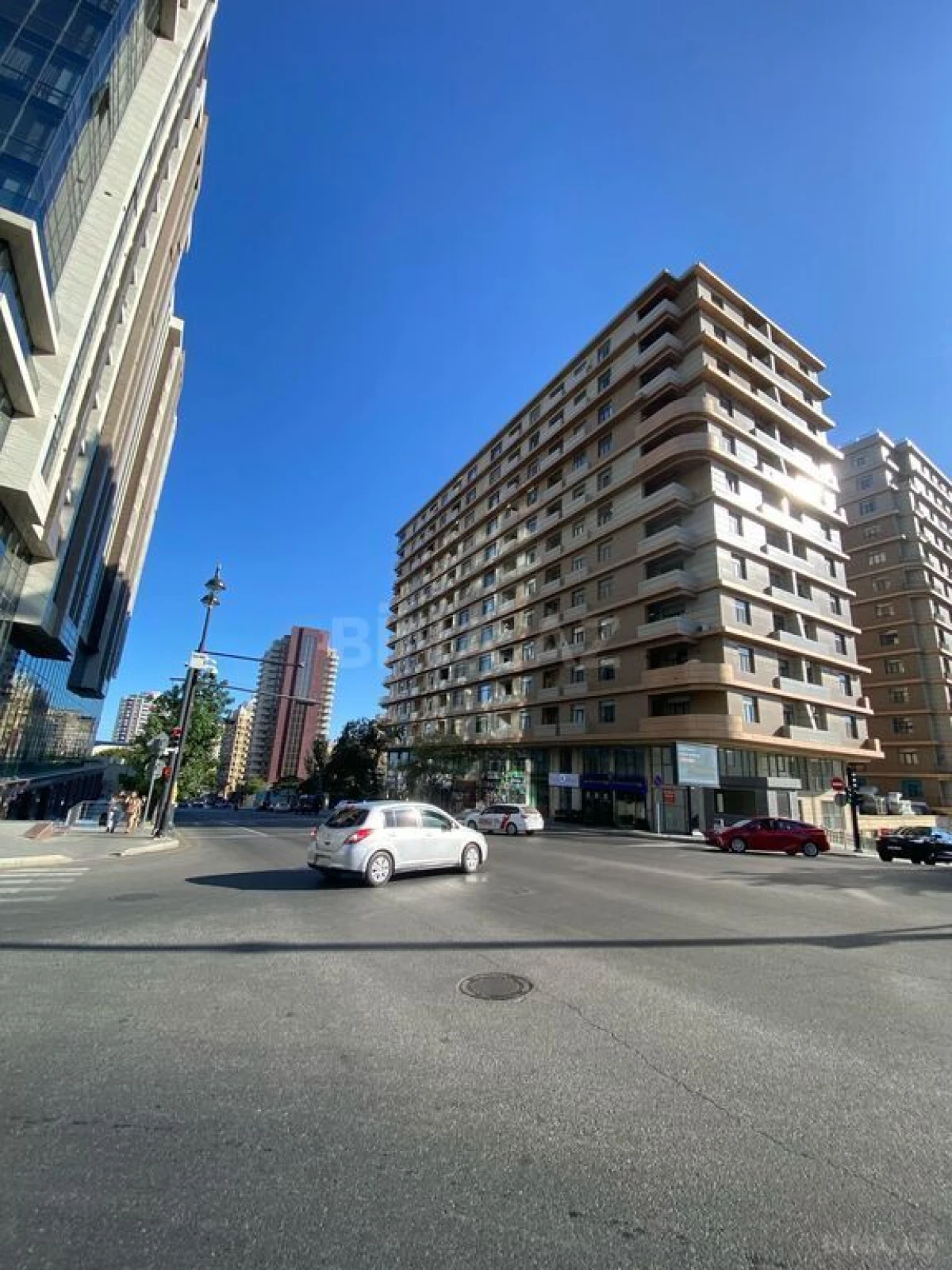 Satılır 3 otaqlı mənzil 150 m²