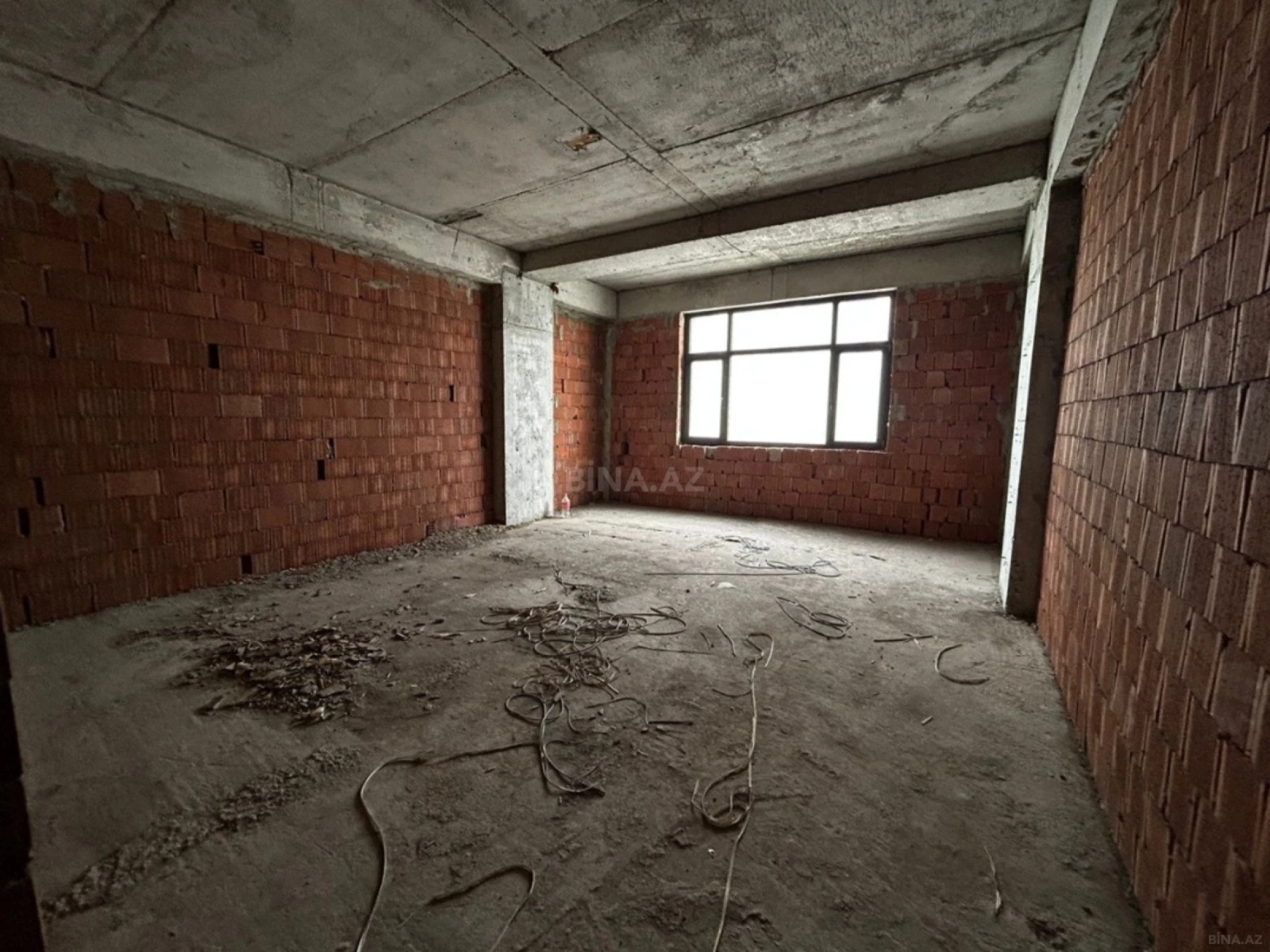 Satılır 3 otaqlı mənzil 150 m²