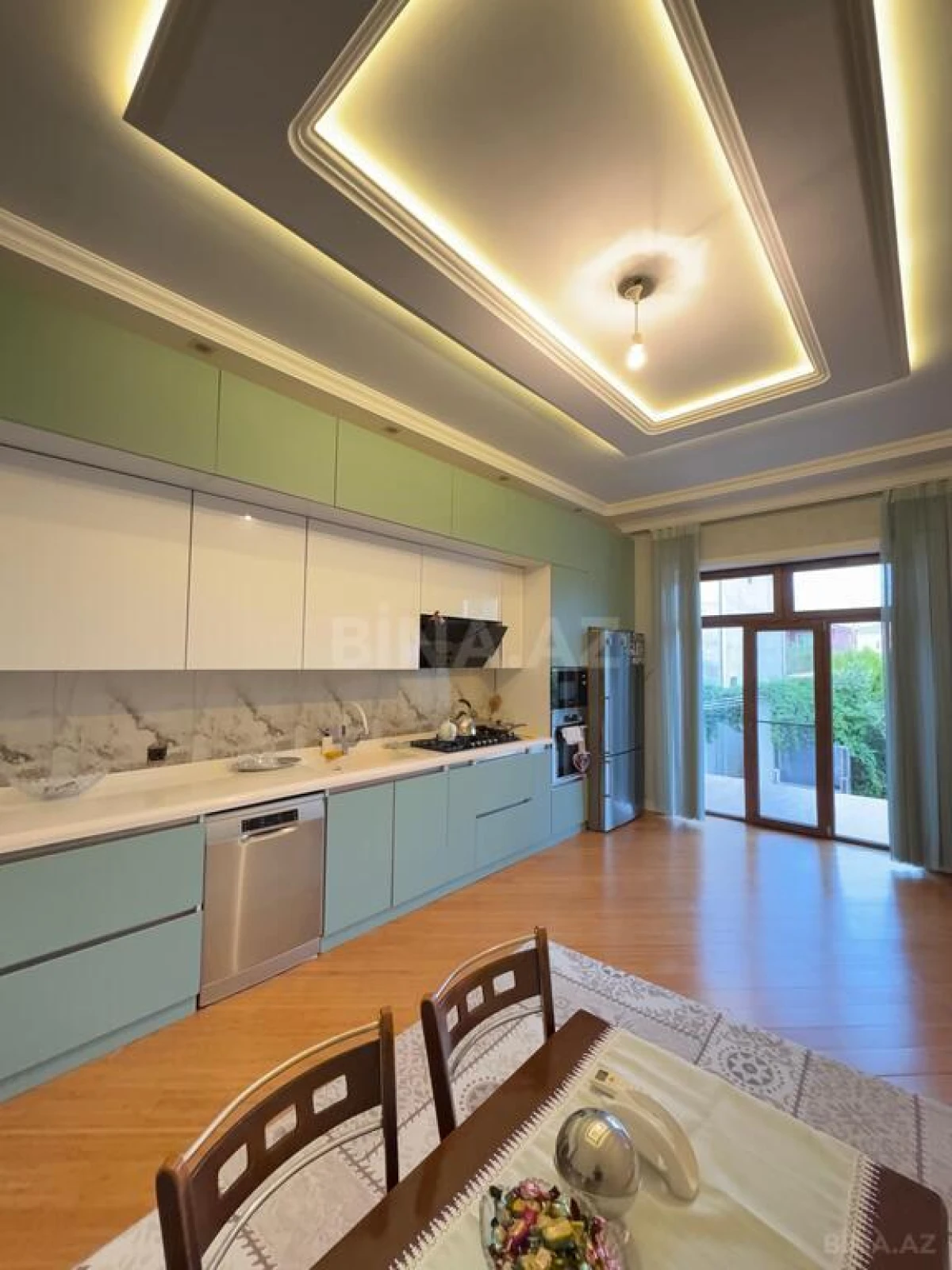 Satılır 5 otaqlı həyət evi 310 m²