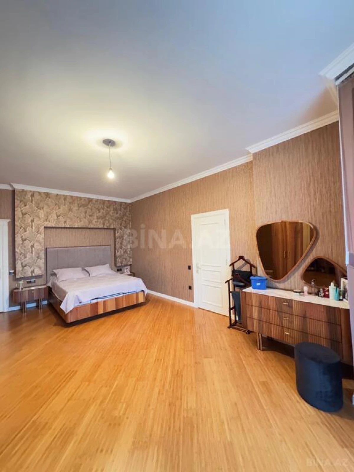 Satılır 5 otaqlı həyət evi 310 m²