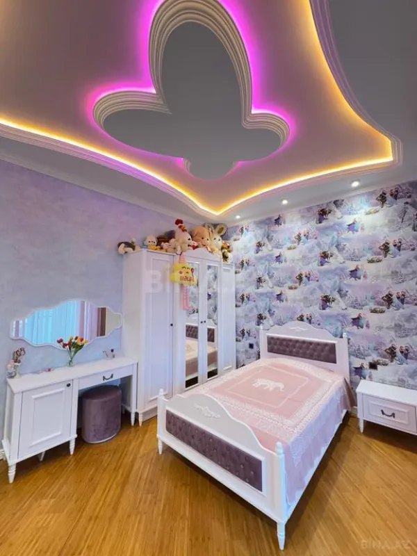 Satılır 5 otaqlı həyət evi 310 m²