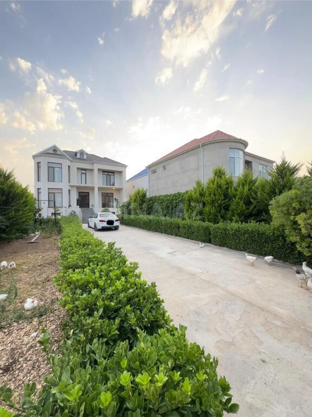 Satılır 5 otaqlı həyət evi 310 m²