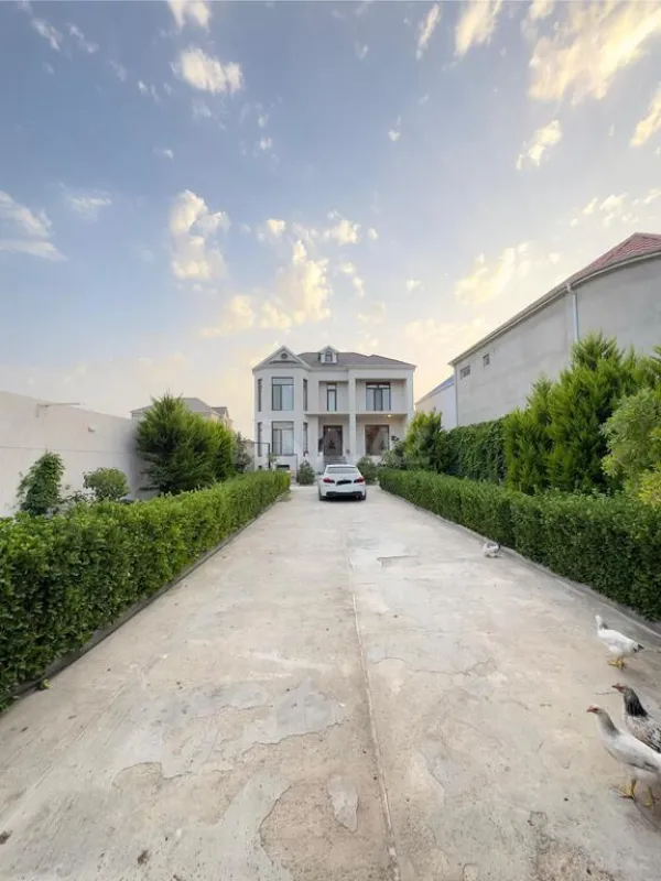 Satılır 5 otaqlı həyət evi 310 m²