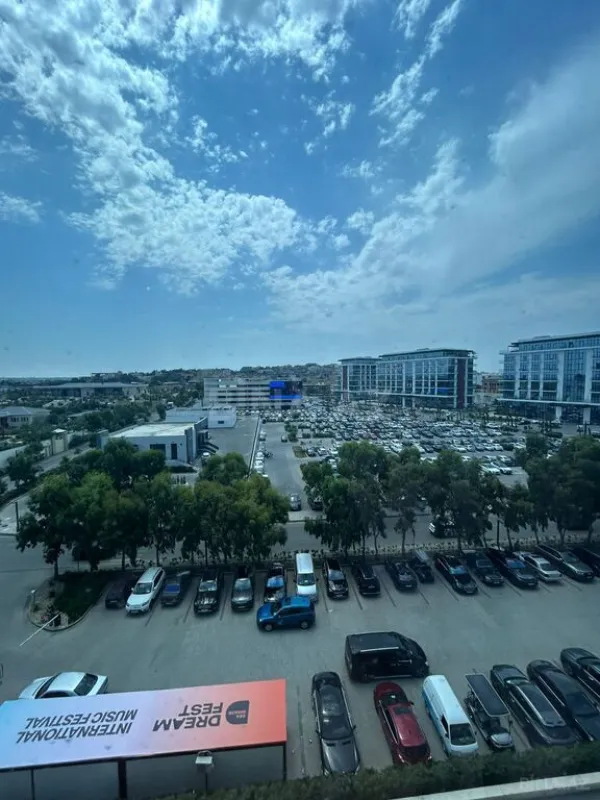 Kirayə verilir 2 otaqlı mənzil 75 m²