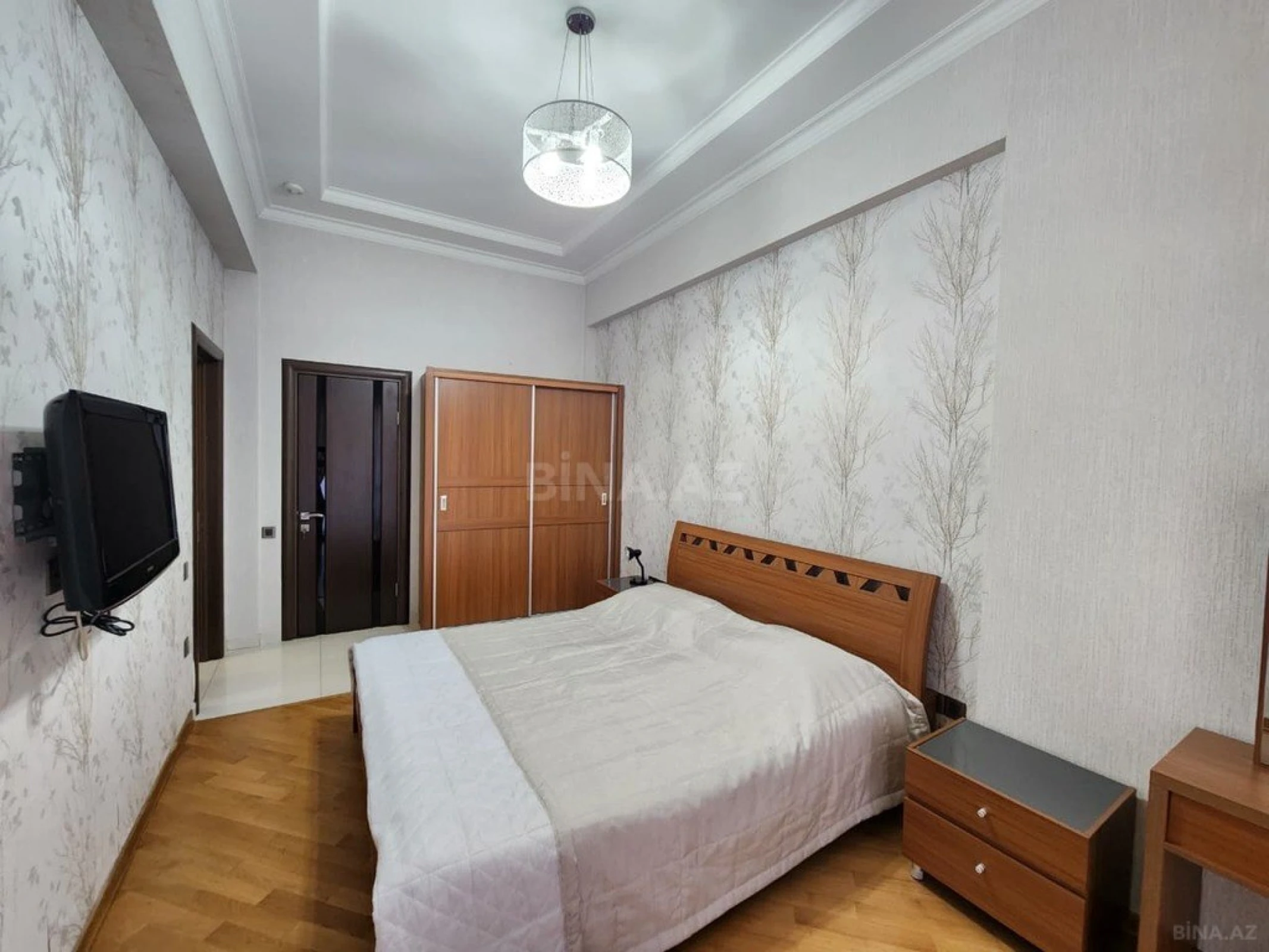 Kirayə verilir 2 otaqlı mənzil 85 m²
