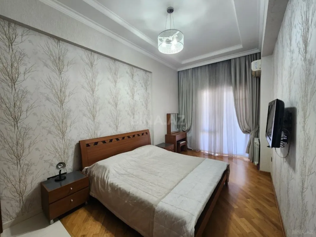 Kirayə verilir 2 otaqlı mənzil 85 m²