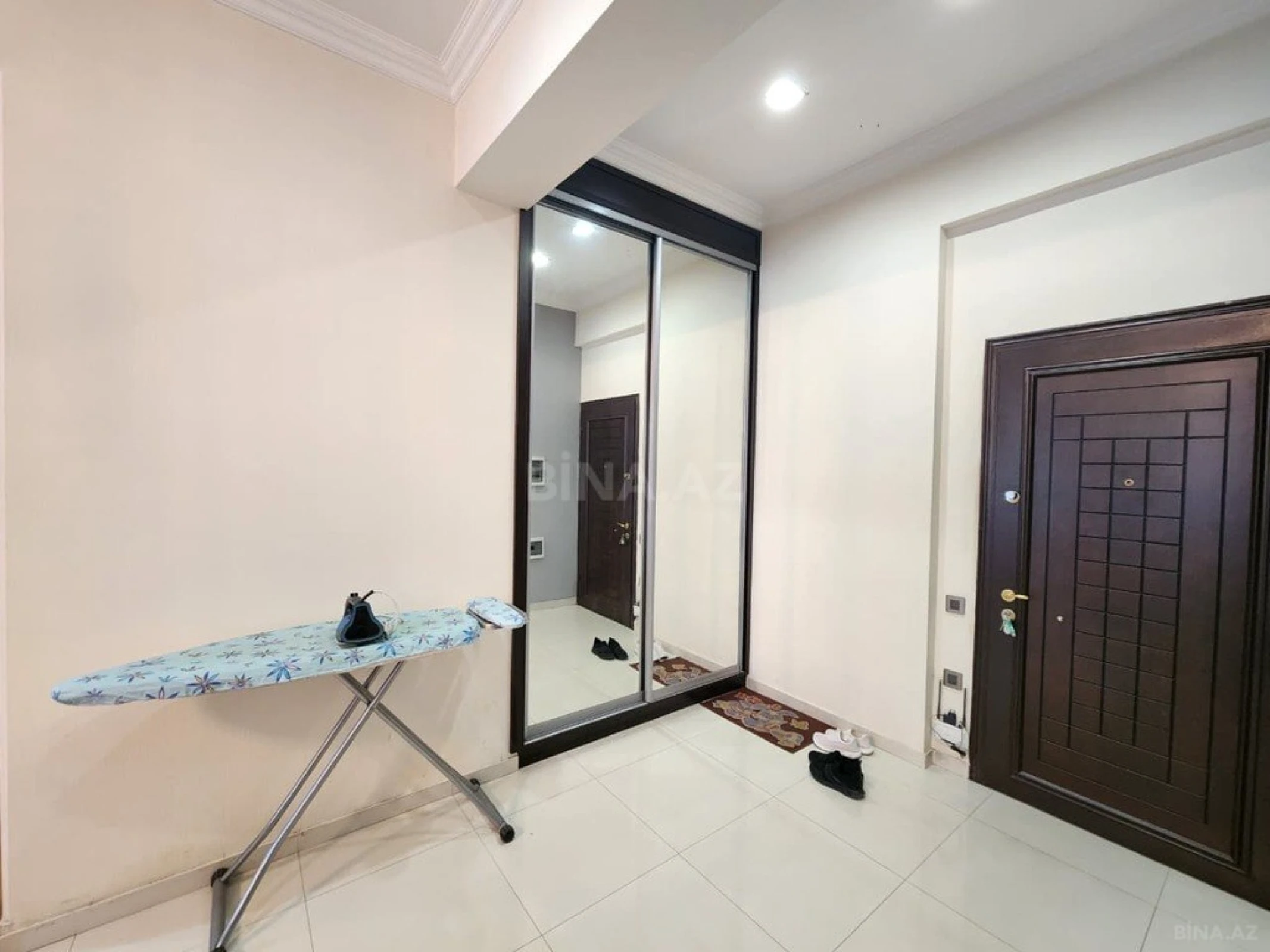 Kirayə verilir 2 otaqlı mənzil 85 m²