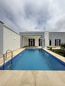 Satılır 4 otaqlı həyət evi 160 m²