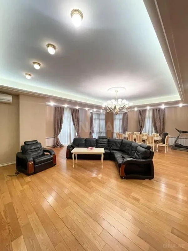 Satılır 4 otaqlı mənzil 231 m²